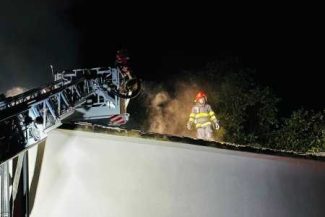 Cluj: Intervenție de peste opt ore pentru stingerea unui incendiu la școala din Iara (FOTO/VIDEO)