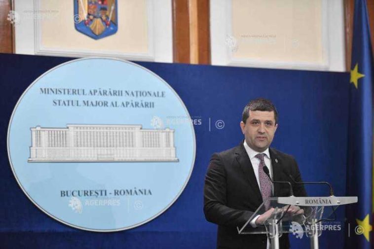 VIDEO Miruță spune că un comandant al unei unități militare deconta adidași și tricouri din banii Armatei