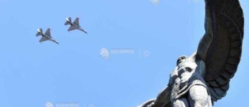 Demonstrații aeriene deasupra Monumentului Eroilor Aerului, duminică, de Ziua Aviației Române și a Forțelor Aeriene