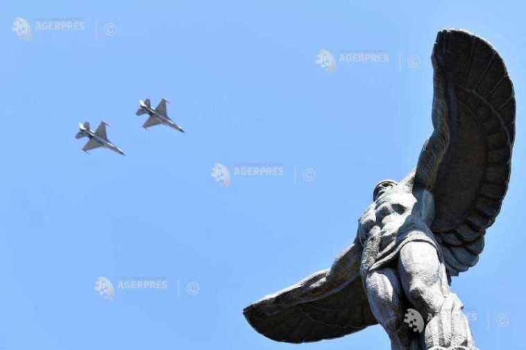 Demonstrații aeriene deasupra Monumentului Eroilor Aerului, duminică, de Ziua Aviației Române și a Forțelor Aeriene