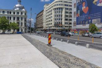Lucrări de înlocuire a pavajului pe esplanada de la Piața Universității; PMB analizează varianta plantării de copaci