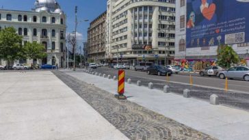 Lucrări de înlocuire a pavajului pe esplanada de la Piața Universității; PMB analizează varianta plantării de copaci