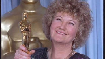 Brenda Fricker, prima actriță irlandeză recompensată cu premiul Oscar, a murit la 81 de ani