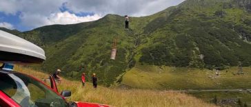 VIDEO Sibiu: A început evacuarea celor 18 turiști blocați în telecabina de la Bâlea