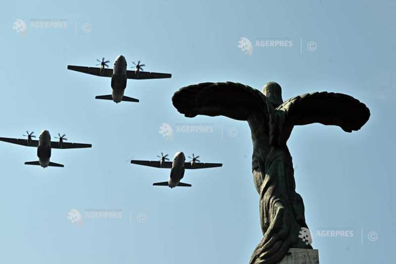 Guvern: Aeronave militare și civile au survolat Monumentul Eroilor Aerului, cu ocazia Zilei Aviației Române