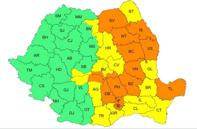 Cod portocaliu și Coduri galbene de furtuni și averse în jumătate de țară, până marți seara
