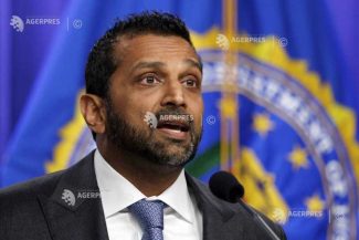 SUA: Un bărbat reținut după ce a declanșat un incendiu în fața unei clădiri federale la New York