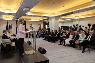 BTA/Președinta Iotova: Privind conflictul din Ucraina, Bulgaria susține consecvent poziția că nu există soluție militară