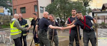 Prahova: Șeful DSU, Raed Arafat, s-a deplasat în zonele afectate de inundații (GALERIE FOTO)