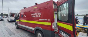 Incendiu petrolier/Constanța: Cei trei marinari răniți, transportați cu o navă multirol la țărm și preluați de ambulanțe