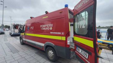 Incendiu petrolier/Constanța: Cei trei marinari răniți, transportați cu o navă multirol la țărm și preluați de ambulanțe