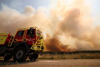 Franța: Doi pompieri au murit într-o intervenție de stingere a unui incendiu în apropiere de aeroportul din Bordeaux