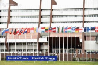 Consiliul Europei cere consolidarea sistemului de îngrijire a vârstnicilor din România și investigarea cazului Dumbrava
