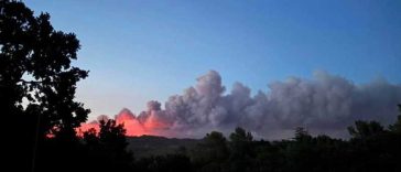 VIDEO Franța: Un incendiu în sud-est înaintează cu ‘o viteză foarte mare’, 1.700 de hectare au fost afectate