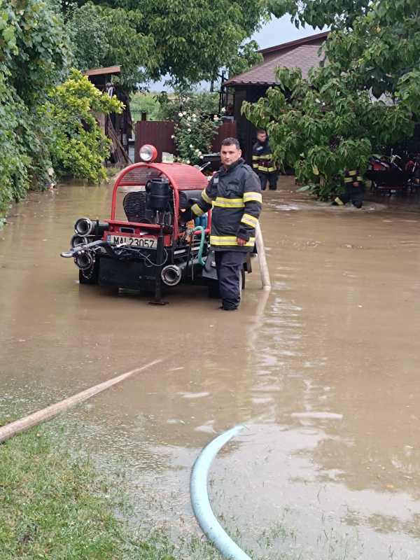 Cod roșu de viituri pe râuri din județele Dâmbovița și Prahova, în orele următoare