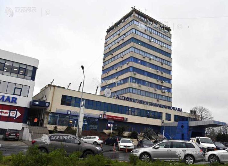 Autoritatea Navală Română: Incendiul de la bordul navei Gas Lisbon a scăzut în intensitate