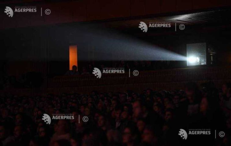 Proiecții gratuite de filme în 11 cinematografe din Roma ca refugiu în fața caniculei