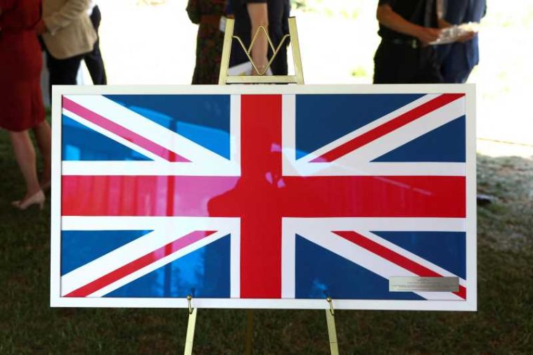 Marea Britanie își retrage temporar personalul diplomatic din Iran, în timp ce atacurile aeriene continuă