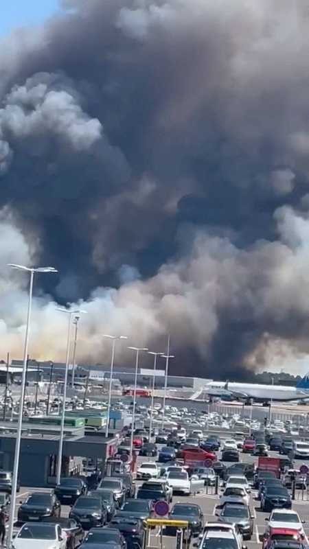Turiști și localnici, evacuați din cauza unui incendiu de vegetație în apropiere de Bordeaux