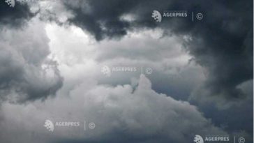 ANM: Atenționări Cod galben de averse și vijelii în zone din 28 de județe și în București, joi și vineri