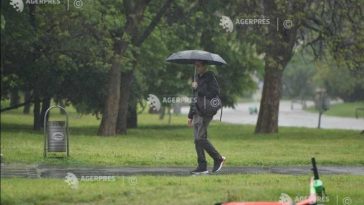 Vreme instabilă, cu averse torențiale și intensificări ale vântului în București, până vineri seara (meteorologi)