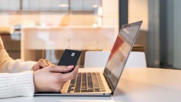 (P) Shopping inteligent cu ZEN.COM: Cum să primești bani înapoi de fiecare dată când îți reînnoiești garderoba online?