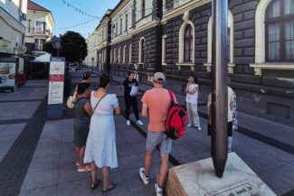 Maramureș: Tur ghidat pentru cunoașterea clădirilor din Sighetu Marmației, inițiat de o profesoară de geografie