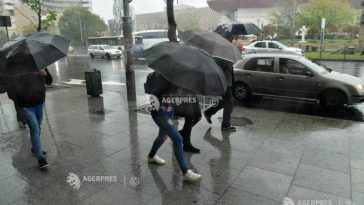 ANM: Cod galben de averse și vijelii în aproape jumătate din țară, inclusiv în București, vineri
