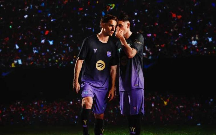 Fotbal: Echipamentul de rezervă al Barcelonei, un omagiu negru-violet adus vedetei Kobe Bryant