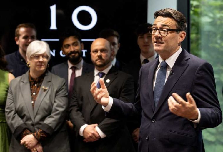 Marea Britanie: Premierul Andy Burnham și-a inaugurat noul ”Downing Street din Nord”, la Manchester