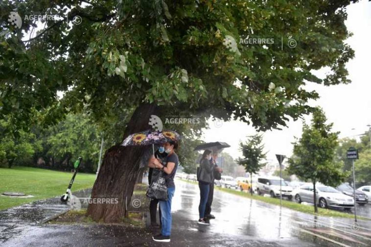 Cod portocaliu de averse torențiale și vânt în zone din județul Ilfov, în ora următoare