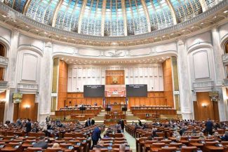 Camera Deputaților/ Plenul a aprobat ordinea de zi a sesiunii extraordinare din această săptămână