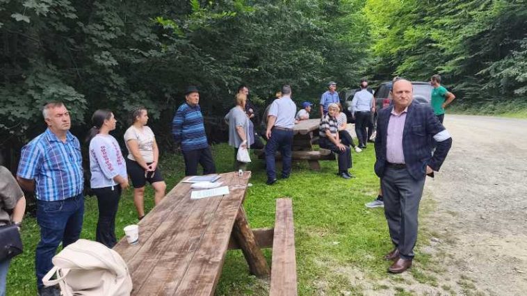 Vâlcea: Noi proteste în Perișani față de traficul greu generat de construcția autostrăzii Sibiu-Pitești