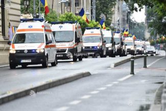 Ziua Națională a Ambulanței din România, marcată în Capitală; festivitate în Piața Constituției și o defilare a 50 de salvări
