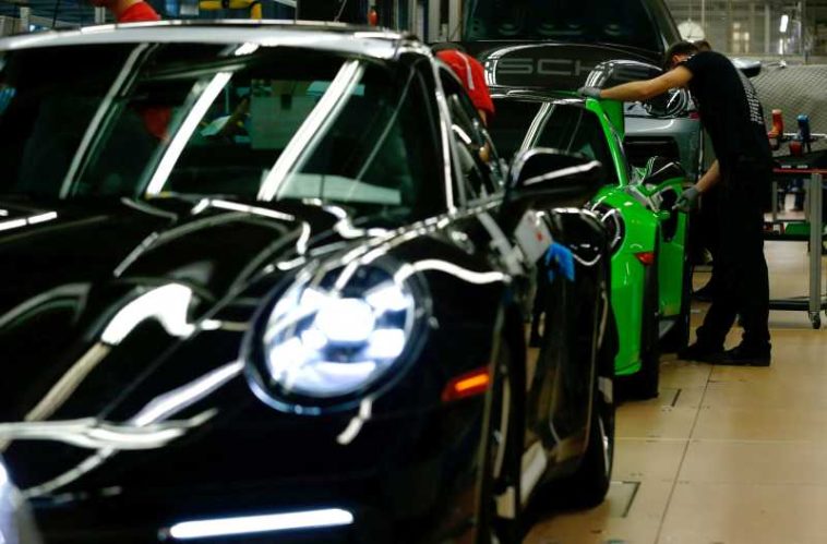Porsche continuă concedierile într-un program de restructurare de 2,1 miliarde de euro