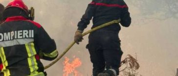 IGSU: Pompierii români continuă lupta cu incendiile de vegetație din sudul Franței (GALERIE FOTO/VIDEO)