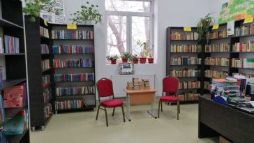 BIBLIOTECA AZI/Olt: Biblioteca din Osica de Jos, mistuită de un incendiu, reconstruită cu donații din toată țara