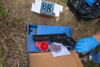 Galați: Tânăr reținut după ce ar fi tras cu o armă airsoft asupra unui bărbat, în urma unui conflict