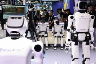 Statele Unite interzic importul de roboți umanoizi