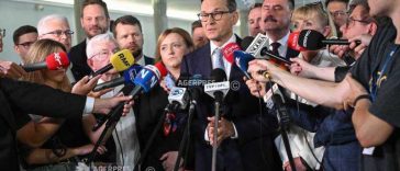 Polonia: Fostul premier Morawiecki a format un nou grup parlamentar în cadrul luptei pentru putere din PiS