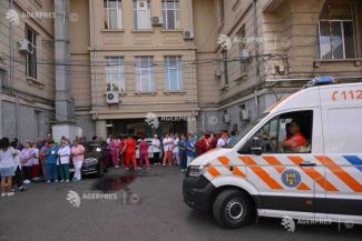 Iași: Sindicaliștii Sanitas din județ, în a treia zi de grevă