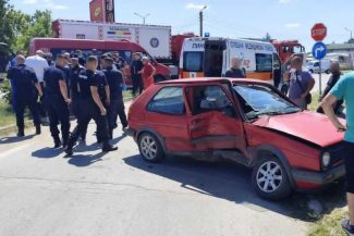IGSU: Pompierii români au intervenit la un accident rutier în drumul spre misiunea din Grecia