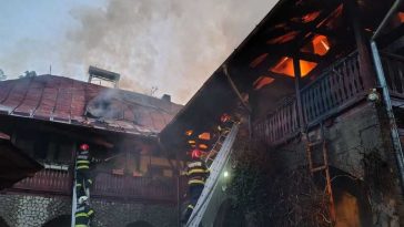 Neamț: Bărbat găsit decedat în urma unui incendiu puternic care a cuprins chiliile Mănăstirii Bisericani