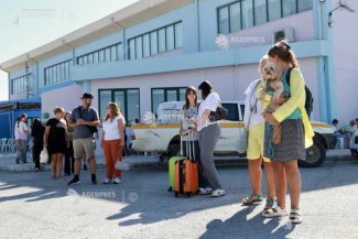 Incendiu în Creta / Turiștii evacuați din Rethymno revin la hoteluri, în timp ce pompierii rămân în alertă