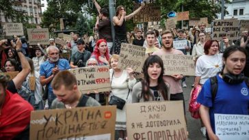#Ucraina: Mii de protestatari la Kiev au cerut întoarcerea fostului ministru al apărării Mihailo Fedorov