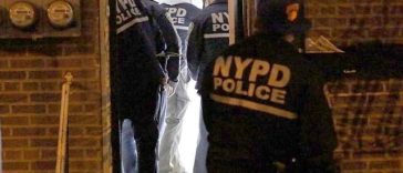 Suspect mascat, căutat după atacul armat în care opt persoane, inclusiv patru copii, au fost rănite în Coney Island, Brooklyn
