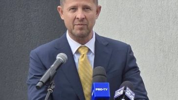 Hubert Thuma îi răspunde lui Motreanu: PNL este astăzi liberal-conservator exact cum unele restaurante au homar în meniu: apare scris frumos, dar nu l-a văzut nimeni la masă / Partidul, condus prin excluderi, numiri, dizolvări, ameninţări