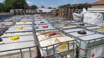 Operator economic din Crevedia, care a depăşit capacitatea maximă admisă de deşeuri periculoase pe care avea dreptul să le depoziteze, amendat