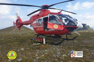 Salvamont, alertat să intervină pentru a ajuta un turist polonez de 17 ani, cu lipotimie, dureri de cap şi vărsături / Făcea parte dintr-un grup de 3 adulţi şi 14 copii, însoţit de către salvatorii montani până la Piatra Arsă