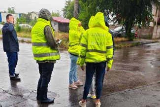 Incident de mediu în pârâul Dâmbu – Canalizarea Rafinăriei Vega a refulat şi substanţe poluante au ajuns în apă / Amendă de 50.000 de lei / Rafinăria Vega: O cantitate de apă pluvială, direcţionată controlat, pentru a evita refularea în zonele locuite